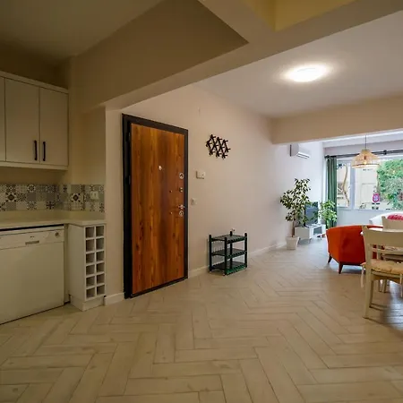 Stylish Apartment With Balcony And Central Location In Muratpasa, Antalya *
