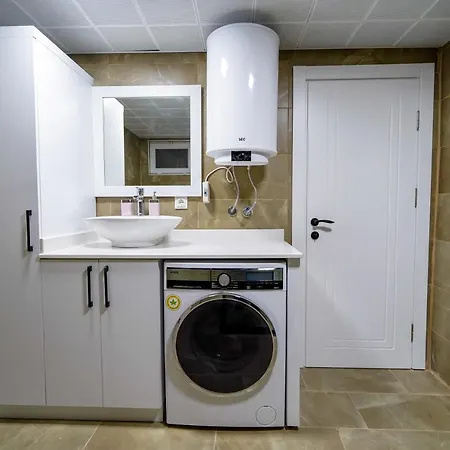 Stylish Apartment With Balcony And Central Location In Muratpasa, Antalya Apartament